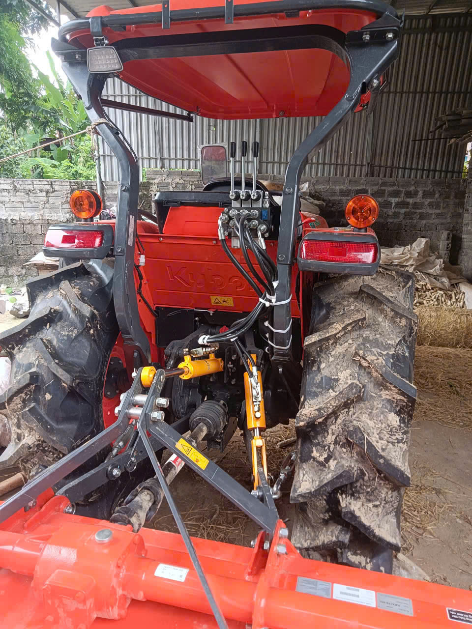 Van - Cylanh thủy lực máy kéo